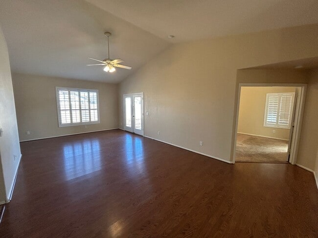 Foto del edificio - 12813 W Palm Ln