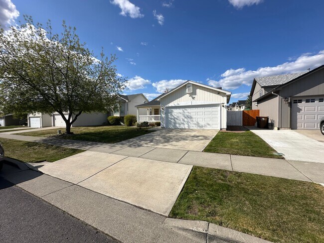 Foto del edificio - 1517 E Calkins Dr