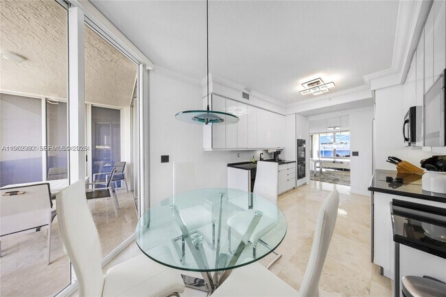 Foto del edificio - 3200 N Ocean Blvd