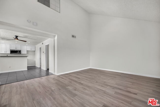 Building Photo - 7343 Comstock Ave