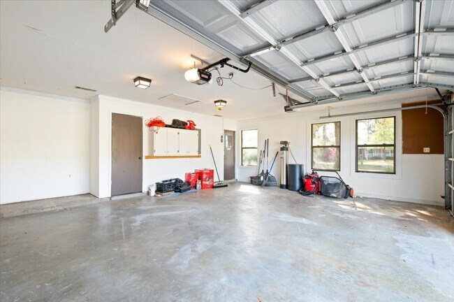 Foto del edificio - 248 S Topi Trl