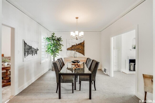 Building Photo - 3514 Divisadero St