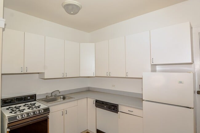 Foto del edificio - 821 W Waveland Ave