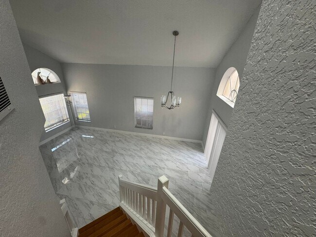 Foto del edificio - 10223 Serene Meadow Dr N