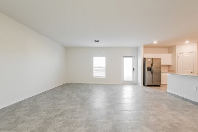 Building Photo - 1220 Tyler Lp
