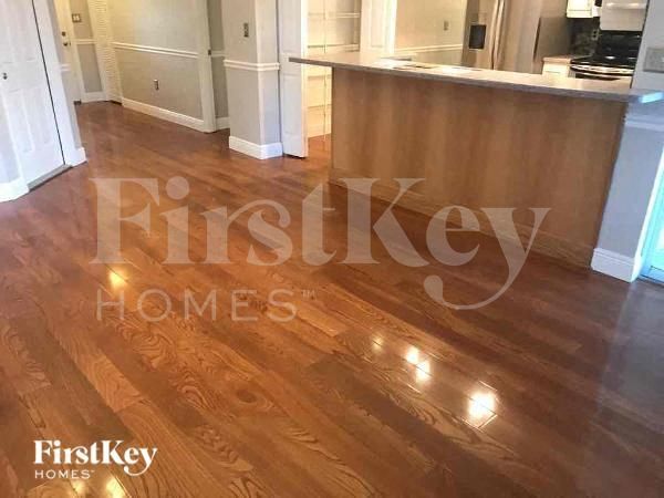 Foto del edificio - 17261 Oriole Rd