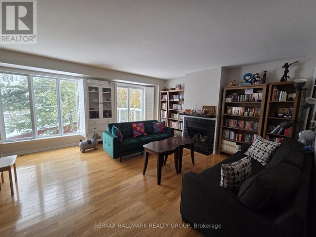 Building Photo - 521 Burleigh Private