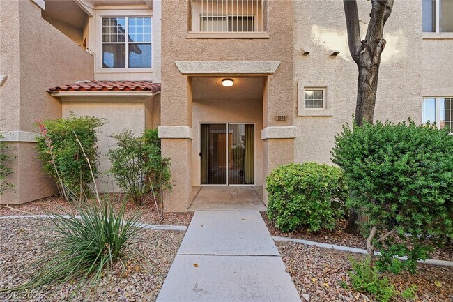 Foto del edificio - 8555 W Russell Rd