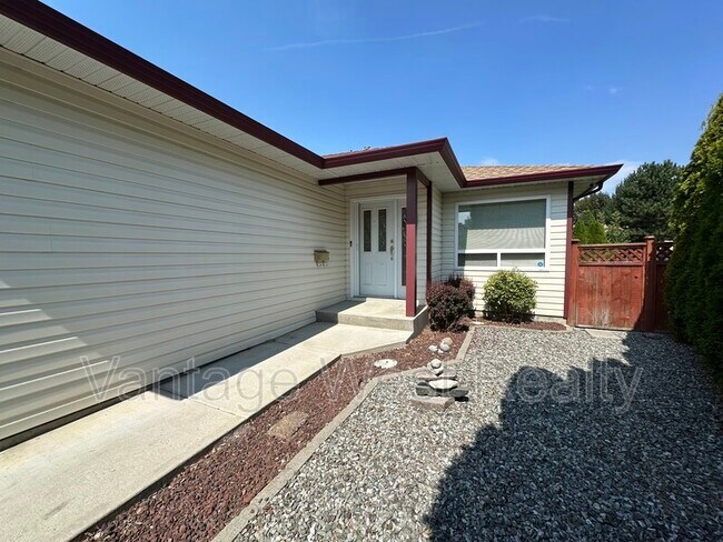 Building Photo - 1160 Kneller Ct