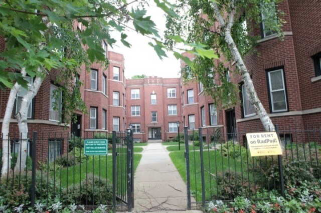 Primary Photo - 851 W Cornelia Ave