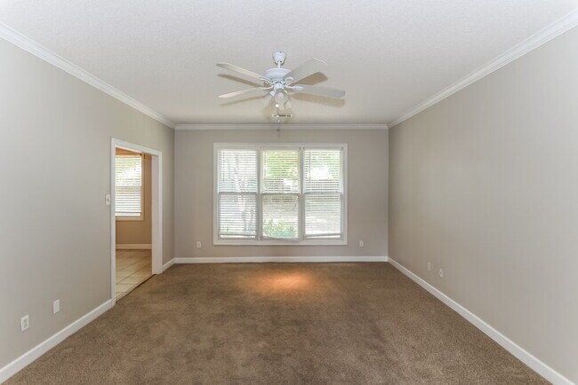 Building Photo - 8895 Linell Cove