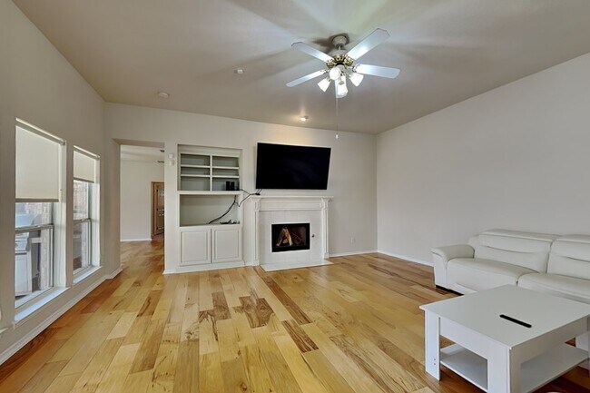 Building Photo - 1716 Alpine Dr