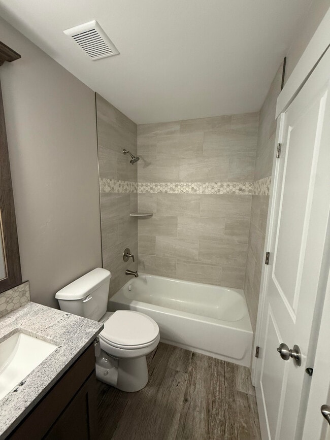 Building Photo - 387 Saddle Rock Ln
