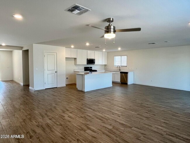 Building Photo - 11414 W La Reata Ave