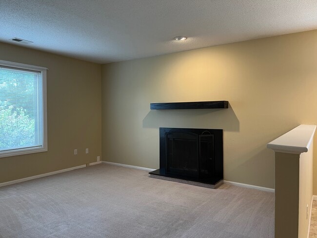 Building Photo - 5802 Ryewyck Dr