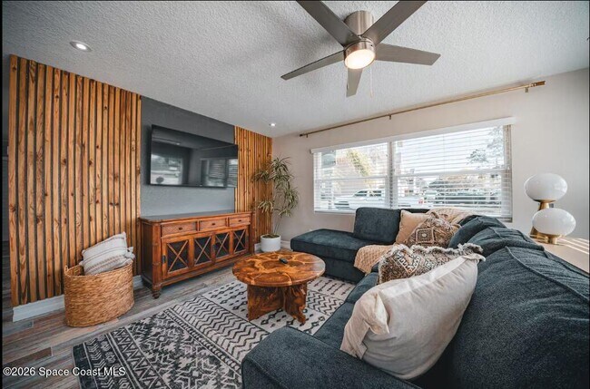 Foto del edificio - 208 Seminole Ave W