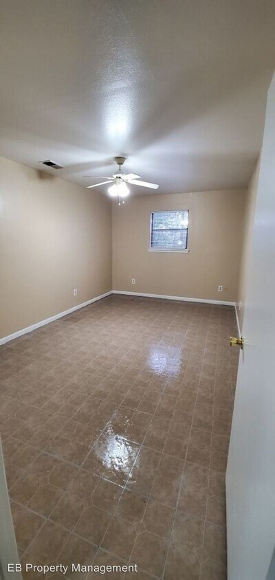 Building Photo - 13491 County Rd 472