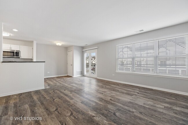 Foto del edificio - 362 Haydn Ct