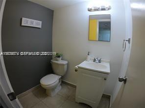 Foto del edificio - 2025 NE 164th St