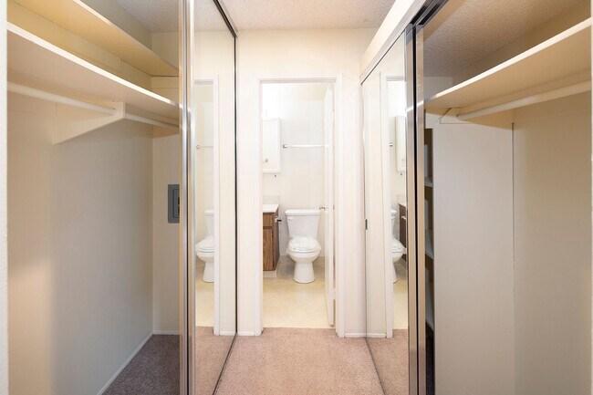Foto del edificio - Charming Studio in La Mesa with Parking an...