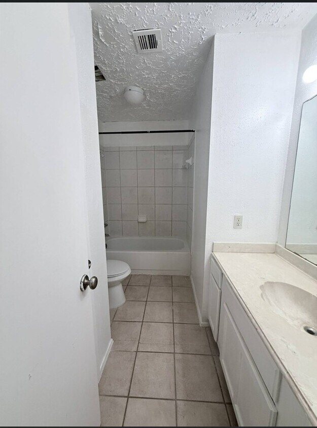 Foto del edificio - 3610 Timber Rock Ct