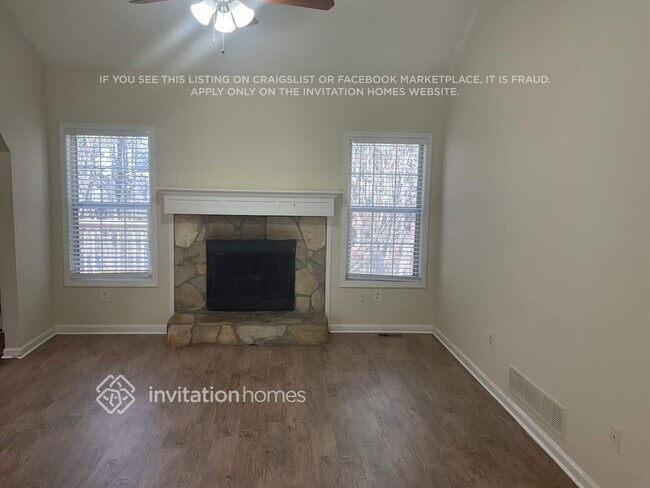 Foto del edificio - 321 Honeysuckle Terrace