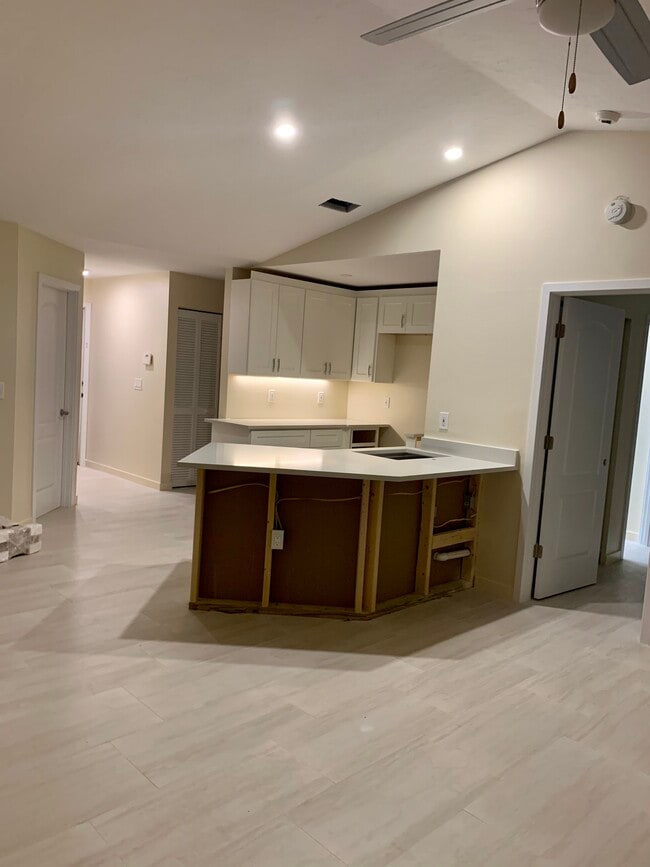 Building Photo - 5711 Deer Hollow Trail