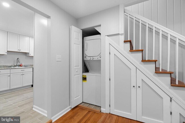 Foto del edificio - 715 Anderson Ave