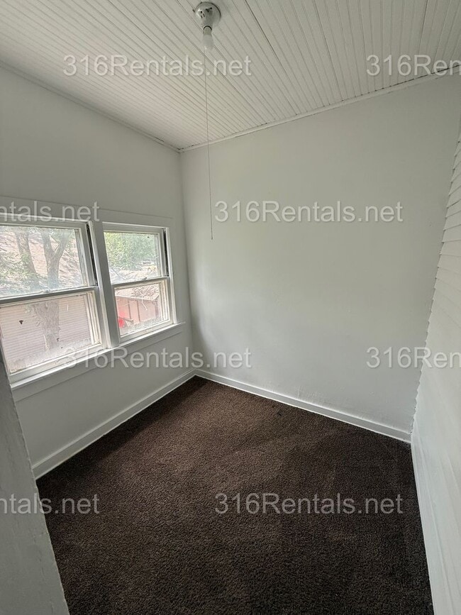 Building Photo - 241-243.5-2435 N Chautauqua St