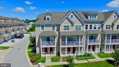 Building Photo - 302 Michaels Way