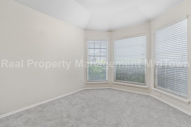 Foto del edificio - Charming Newer Home Master-planned communi...