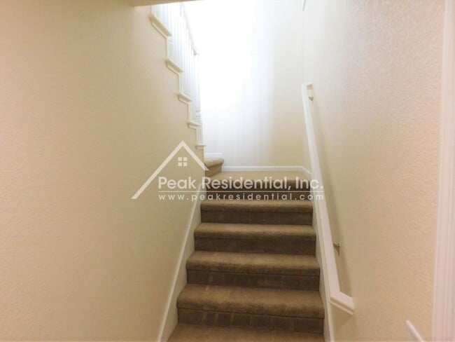 Building Photo - 3301 N Park Dr