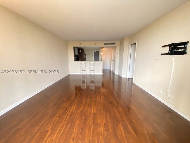 Foto del edificio - 3401 N Country Club Dr