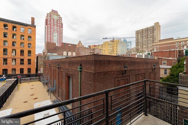 Building Photo - 412-26 S 13th St