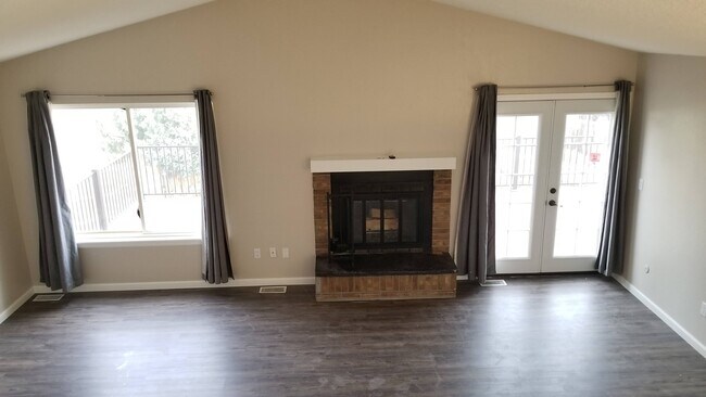 Building Photo - 9800 Garrison Way