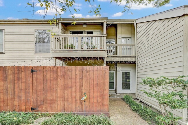 Photo - 2100 Tanglewilde St Apartment