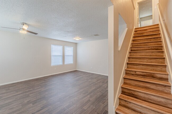 Building Photo - 8749 Hunters Trail