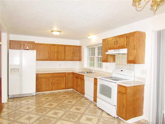 Building Photo - 134 SantaMaria Dr