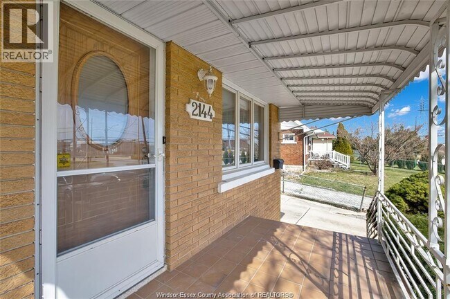 Photo du bâtiment - 2144 Grand Marais Rd E