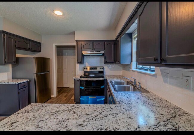Foto del edificio - 6809 W 149th Terrace