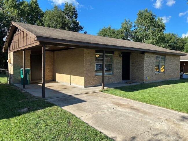 Building Photo - 103 N Shirley Ln