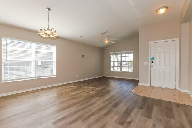 Foto del edificio - 11515 Mountain Bay Dr