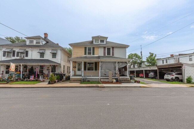 Foto del edificio - 124 S Kentucky Ave