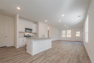 Building Photo - 325 Maple Bark Trl