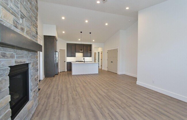 Building Photo - Immaculate Single-Level Patio Home