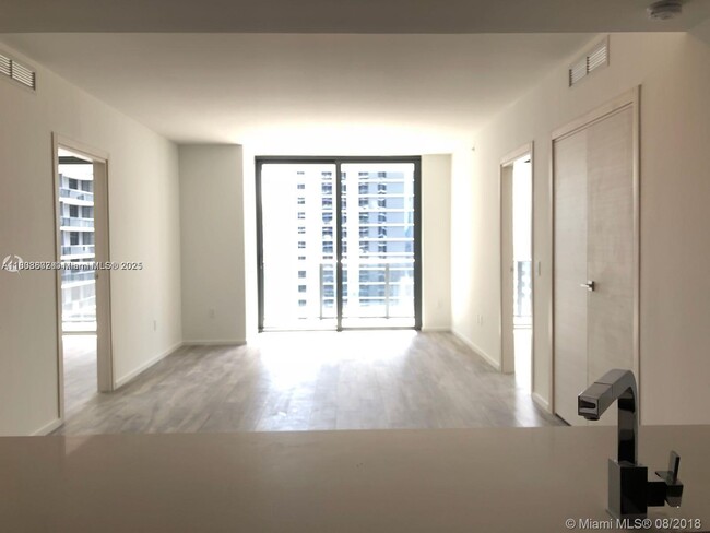 Building Photo - 801 S Miami Ave