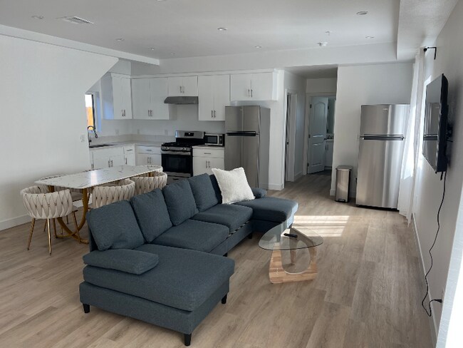 Foto del edificio - 1217 E 22nd St