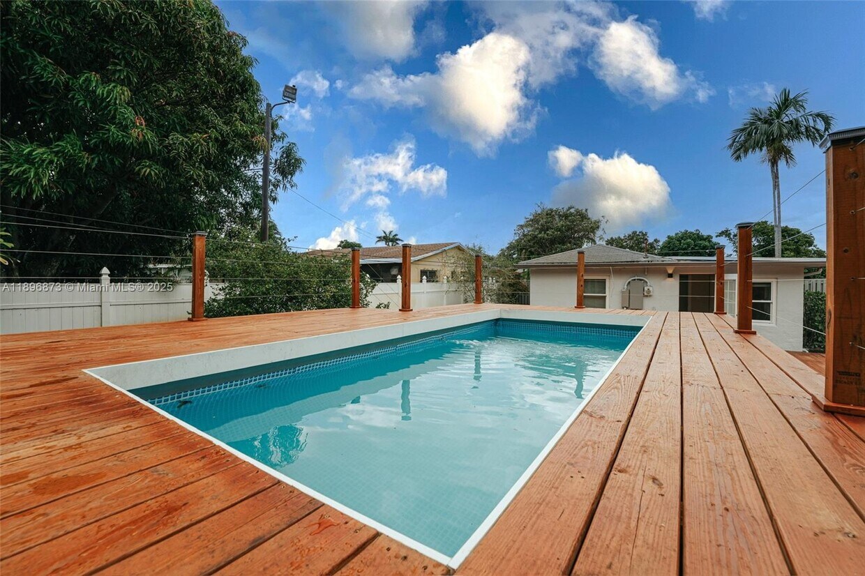 Foto principal - 1430 SW 32nd Ct