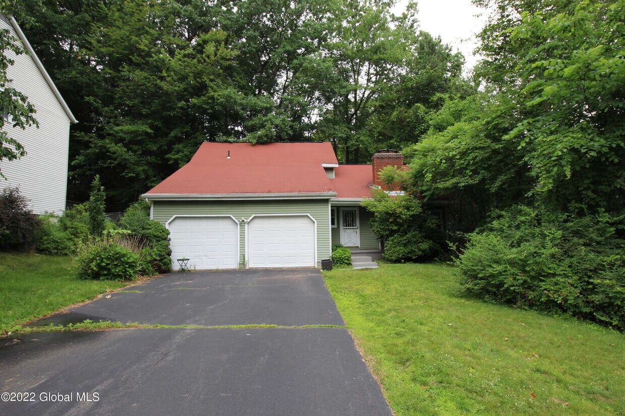 9 Grant Hill Rd, Clifton Park, NY 12065 House Rental in Clifton Park