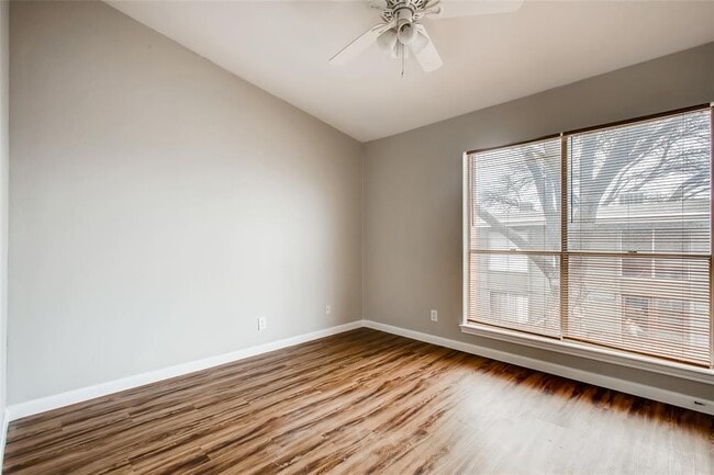 Foto del edificio - 3818 Southway Dr